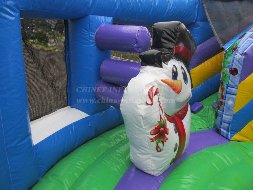 T2-4723 Christmas Bouncy Castle
