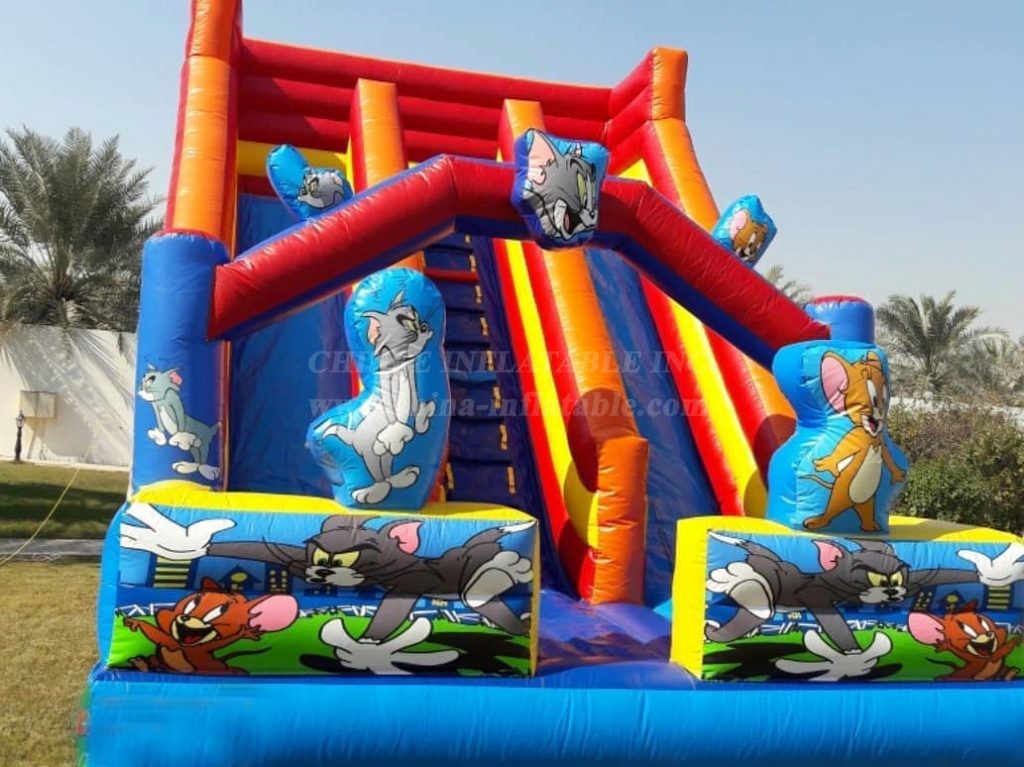 T8-4316 Tom And Jerry Inflatable Slide