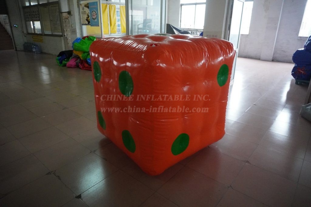 T11-2118 Inflatable Dice